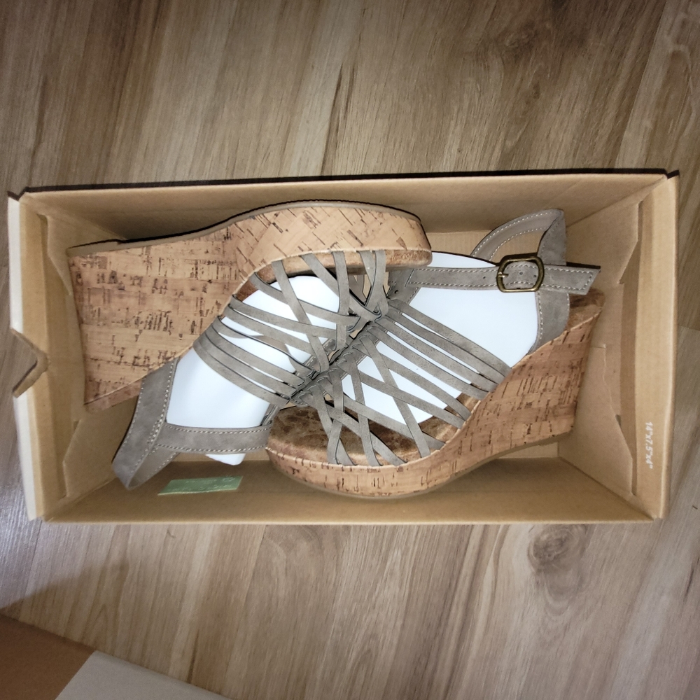 NWT Maurice's Open Toe Strappy Wedge | Size 9.5 Color: gray - Picture 8 of 8